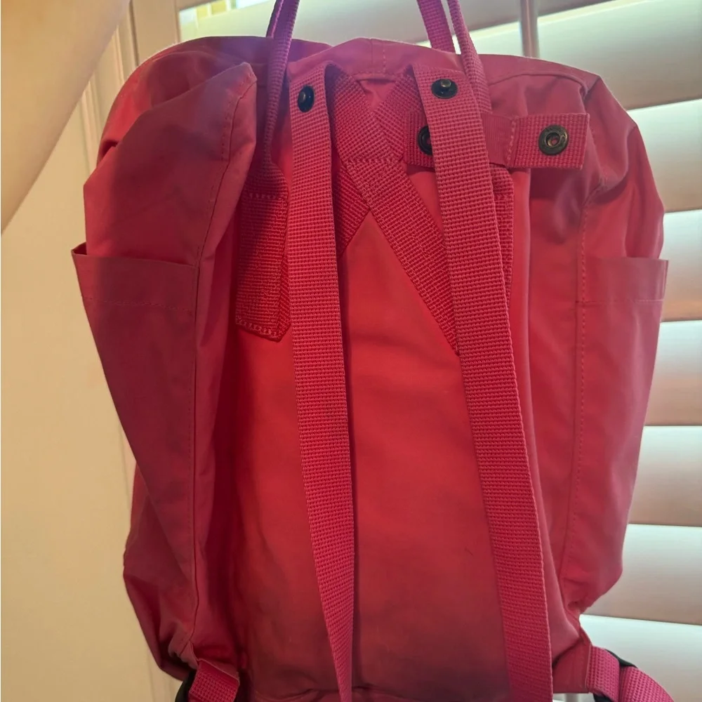 Fjallraven Kånken Raspberry Backpack - Picture 2 of 2